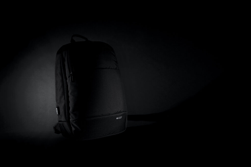 Swiss Peak AWARE™ modern 15.6″ laptop backpack